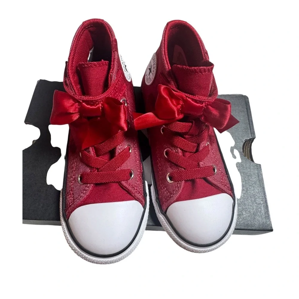 Converse brand model